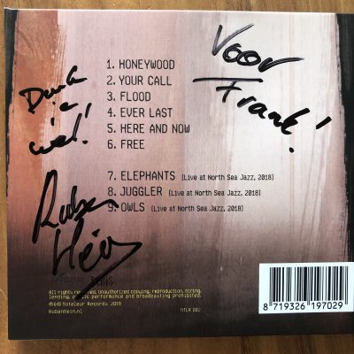 rhIlDPcVTxGliR3Oz9eSnQ